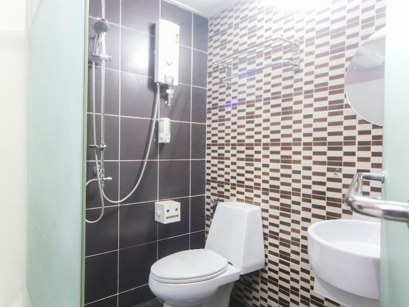 Oyo 777 Epal Hotel Кота-Кинабалу Экстерьер фото